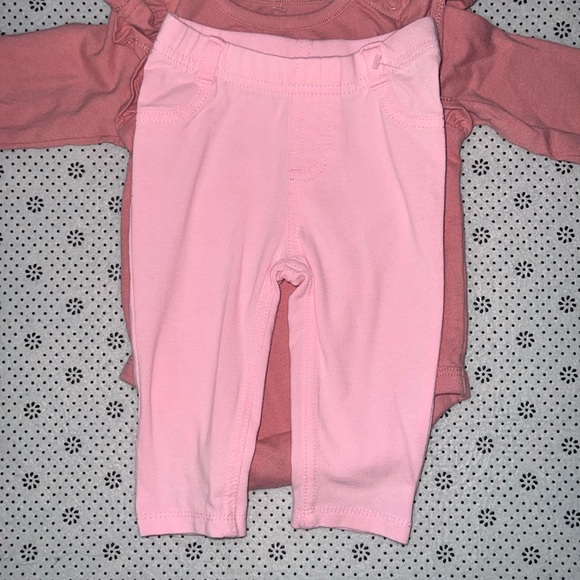 🛍 CUTE LITTLE GIRLS OUTFIT SIZE 3-6 MONTHS - Picture 4 of 7